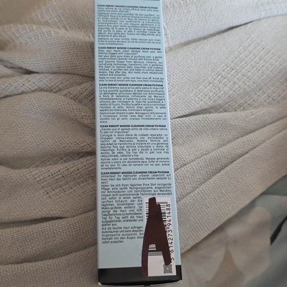 YSL NIB Pure Shots Clean Reboot Mousse 4.2 OZ - Picture 2 of 4